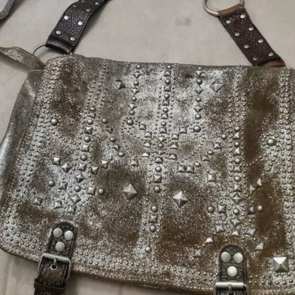 Betsey Johnson Handbags - Betsey Johnson crossbody mailbag purse